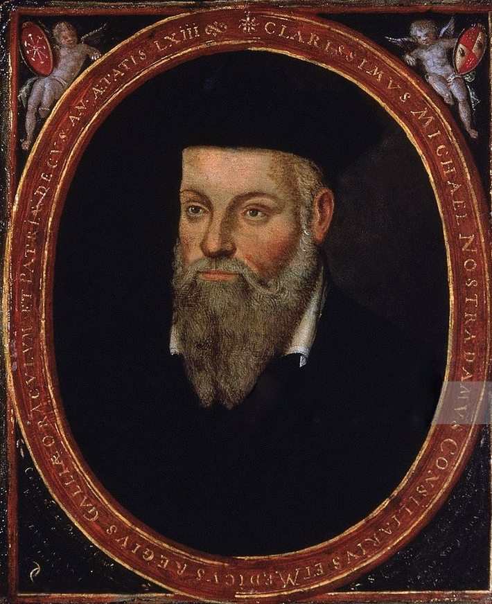 Nostradamus đã dành phần lớn cuộc đời mình để viết các dự đoán, thường không chỉ rõ thời gian hay địa điểm, khiến chúng khó được sử dụng để dự đoán trước các sự kiện nhưng lại trở nên rõ ràng khi nhìn lại.