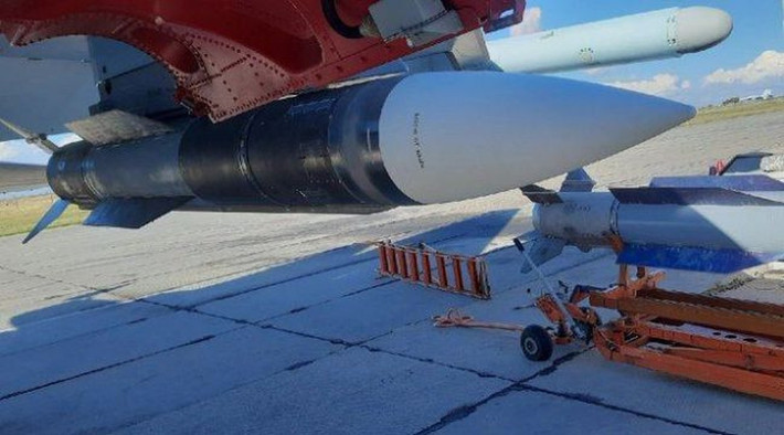 Việc đồng nhất hóa tiêm kích Su-30SM2 với Su-35S còn có ý nghĩa hơn với Không quân Nga khi họ chắc chắn sẽ phải đối đầu chiến đấu cơ F-16 do Mỹ sản xuất trên bầu trời Ukraine, lúc này mọi cải tiến đều vô cùng đáng giá.