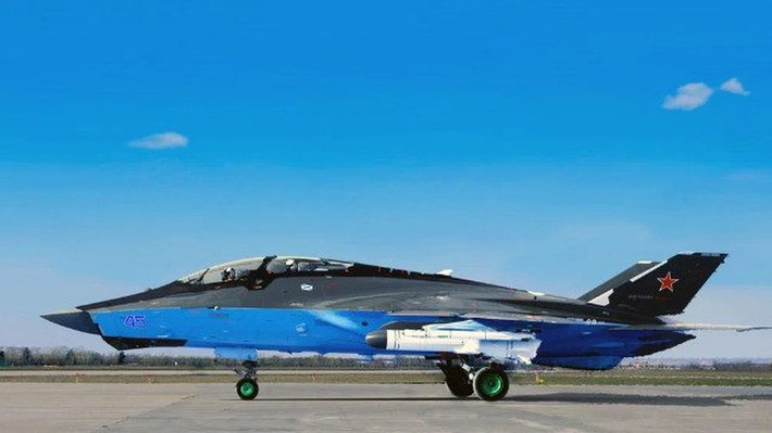 Tiêm kích MiG-41 (hay còn được gọi bằng cái tên PAK DP) là chiến đấu cơ thế hệ thứ 6, được Nga nghiên cứu phát triển nhằm thay thế chiếc MiG-31 Foxhound nổi tiếng sắp phải nghỉ hưu.