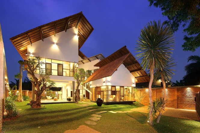 Vẻ đẹp ngôi nhà lung linh về đêm.