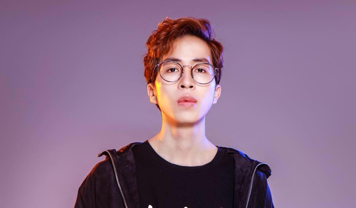 “Giờ yêu đương với mình giống như ăn uống, phải có nhưng không đặt nặng” - đây là phát ngôn khiến nhiều chị em tức giận, tuy nhiên với đặc thù công việc như hiện tại, nam streamer chia sẻ như vậy cũng có phần đúng.