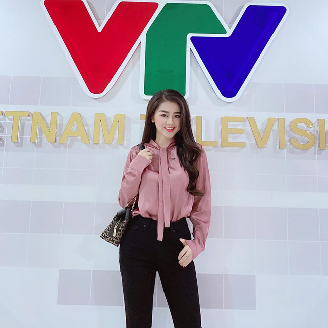 Cô nàng được đánh giá là MC trẻ đầy triển vọng.