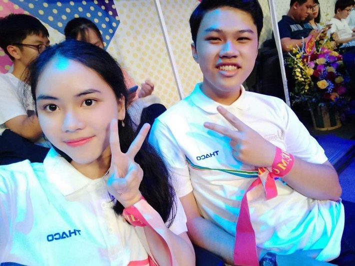Tham gia Olympia lần này, Hồng Lam đã để lại ấn tượng cho khán giả khi tự tin thể hiện màn biểu diễn catwalk “có một không hai” trên sân chơi trí tuệ.
