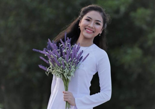 Bởi không chỉ là Hoa khôi, cô bạn còn đạt nhiều thành tích đáng nể khác trong học tập.