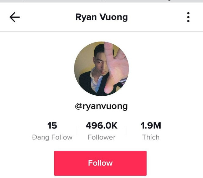Thầy Ryan Vương tên thật là Vương Kiến Phát, hiện đang là giáo viên của trường THCS Trần Đại Nghĩa (tỉnh Bình Dương). Thầy Phát chỉ mới "hành nghề" trên TikTok từ năm nửa cuối năm 2019, hiện tại thì số lượng người theo dõi đã chuẩn bị cán mốc 500K người rồi.