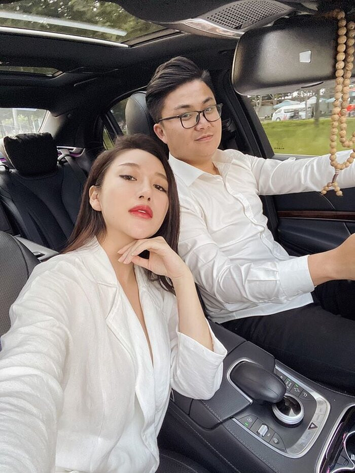Dù đã làm mẹ, thế nhưng nhan sắc của cô nàng khiến ai cũng xuýt xoa.