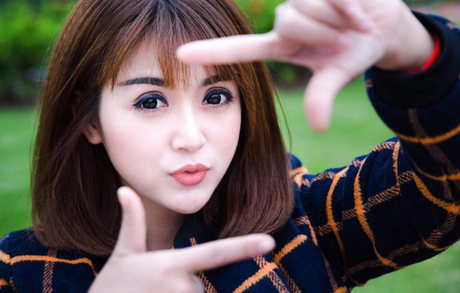 Lúc đó, Ly Ly được mệnh danh là cô giáo tiểu học "hot" nhất Hà Thành.