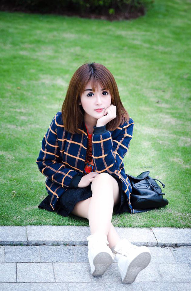 Mẹ mẫu nhí An Nhiên gây ấn tượng bởi làn da trắng nõn, gương mặt đẹp với những đường nét thanh tú.
