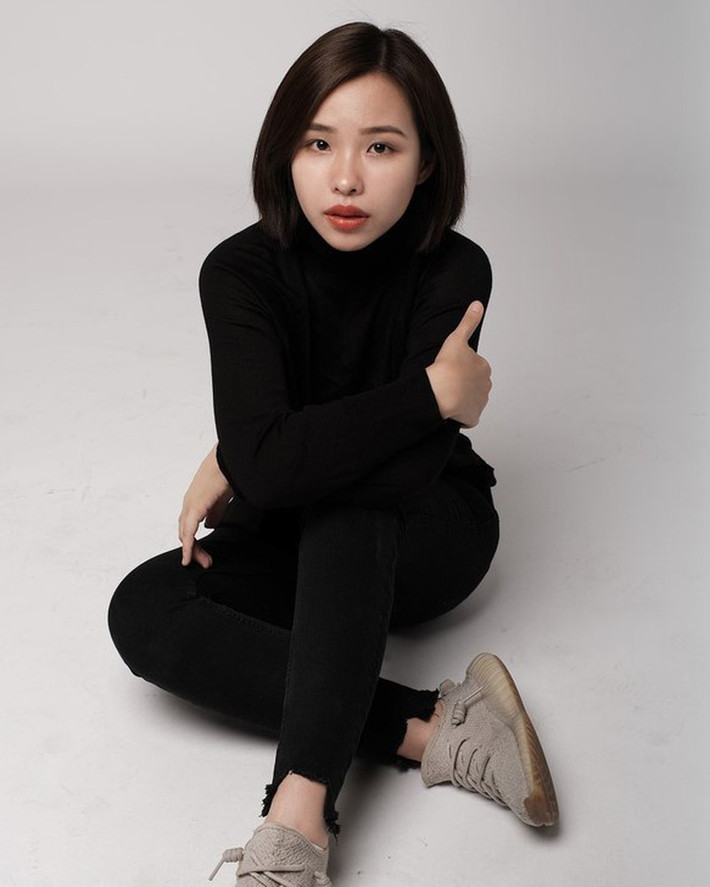Tô Ngọc Viên Minh không chỉ gây ấn tượng với người hâm mộ bóng đá về nhan sắc, mà cô nàng còn có thành tích học tập "khủng", gia thế không phải dạng vừa.