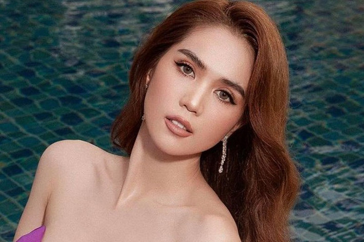 Trước đây, Ngọc Trinh đã có không ít lần bị phát hiện điểm trừ hình thể, gương mặt vì chiếc nọng cằm mỡ kém xinh.
