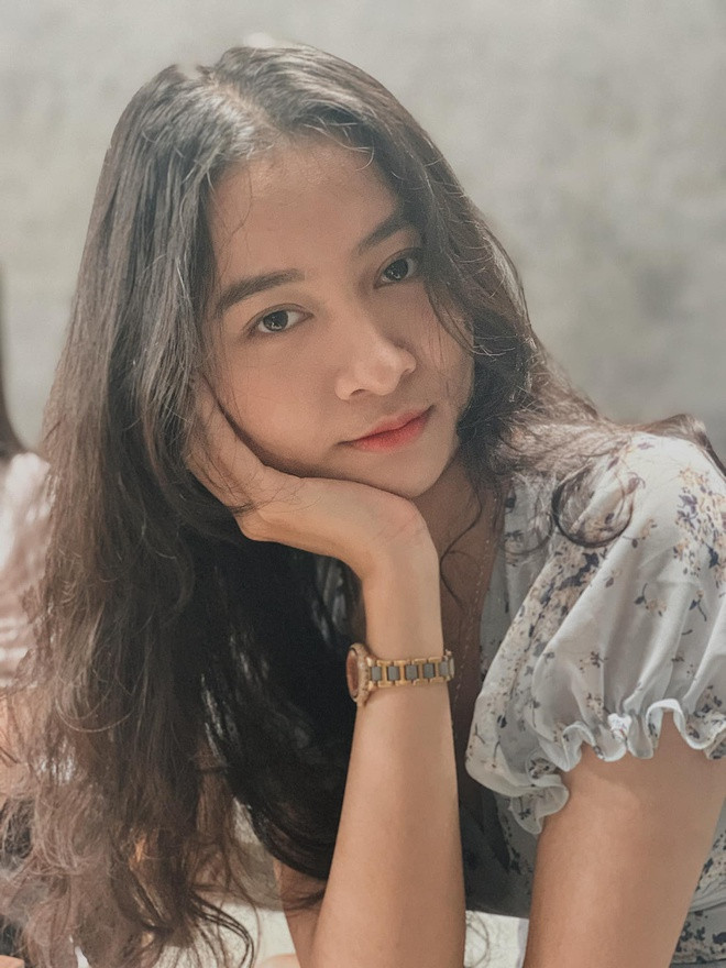 Hoa khôi ĐH Huế tự nhận mình là người kỹ tính, thậm chí khó tính. Trong mọi công việc, cô luôn cố gắng để có kết quả hoàn hảo nhất. Không chỉ trong học tập, công việc, 9X cũng đặt mục tiêu lớn, tự tạo áp lực cho mình khi tham gia các cuộc thi nhan sắc.