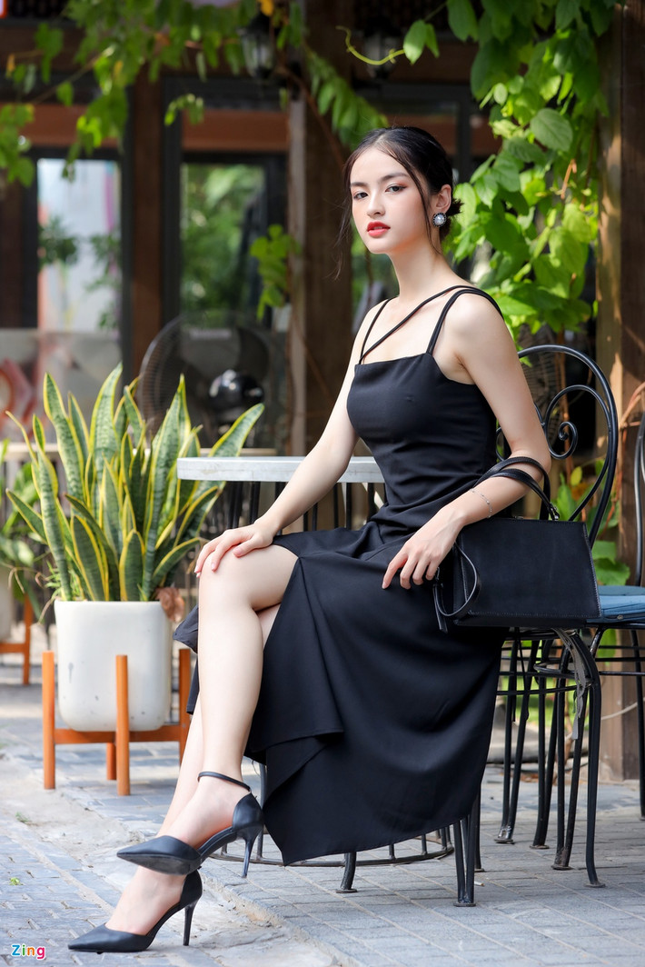 Nguyễn Hà My (sinh năm 1999, Phú Thọ) là một trong những thí sinh được nhận xét có ngoại hình nổi bật ở cuộc thi Hoa hậu Việt Nam 2020. Trước khi là gương mặt sáng giá ở đấu trường sắc đẹp, cô từng đăng quang cuộc thi Duyên dáng Ngoại thương - Beauty & Charm 2019. Hiện tại, Hà My là sinh viên năm cuối lớp Anh 2 Thương mại quốc tế K56, Đại học Ngoại thương Hà Nội.