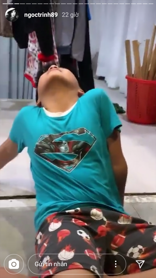 Hai cháu của "nữ hoàng nội y" tham gia uống bia cùng người lớn đến đỏ cả mặt. Khoảnh khắc này đã làm dấy lên nhiều bình luận tiêu cực từ cư dân mạng.