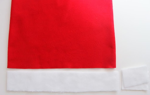 Một miếng vải đỏ: Trong quan niệm dân gian, màu đỏ là màu của sự vui vẻ, là màu của may mắn, của không khí lễ hội rộn ràng. Người xưa còn cho rằng, chỉ những gia đình nào có tin vui thì mới sử dụng màu đỏ. Không chỉ thế, màu đỏ còn tượng trưng cho tài sản, chặn hết những thứ ô uế, không sạch sẽ mang lại điềm may cho người đó.