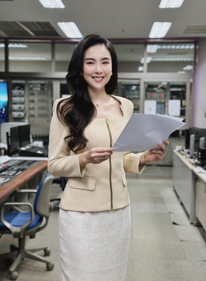 Nguyễn Mai Ngọc (SN 1990, Hà Nội) nổi tiếng là MC thời tiết VTV sở hữu nhan sắc xinh đẹp như Hoa hậu.