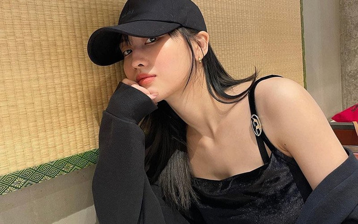 Momo thu hút lượng người hâm mộ đông đảo nhờ sắc vóc nổi bật.
