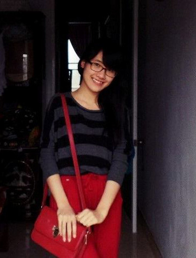 Hồi cấp 3, Mỹ Linh chuyên Anh, trường THPT chuyên Vĩnh Phúc. Từ nhỏ, cô đã ước mở một quán cafe miễn phí và trở thành nữ cảnh sát giỏi.