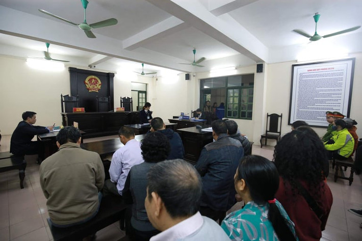 Ông Giang Văn Quyết luật sư bào chữa cho bị cáo Hiệp cho rằng trong cáo trạng còn một số chi tiết chưa chính xác. Ông Quyết yêu cầu tòa triệu tập đầy đủ những người làm chứng, các điều tra viên.
