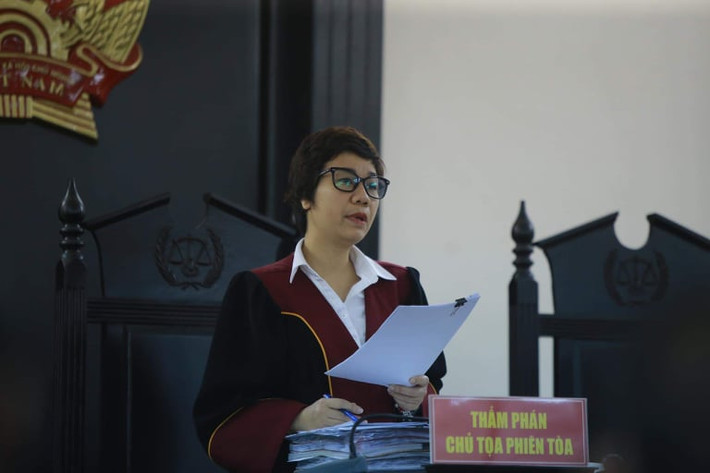 Sau quá trình hội ý, HĐXX tuyên bố hoãn phiên xét xử ông Hiệp và sẽ mở lại vào lúc 9h ngày 31/3.