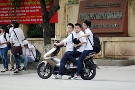 Còn trường hợp không đủ tuổi để điều khiển các loại xe như trên (đồng nghĩa với việc chưa được cấp GPLX) là hành vi vi phạm, có thể bị xử phạt. (Ảnh minh họa. Nguồn: GTVT)
