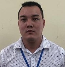 Mới đây, cơ quan cảnh sát điều tra công an TP HCM cho biết, đã ra quyết định khởi tố thêm 14 bị can và bắt tạm giam 13 bị can trong Công ty Alibaba để điều tra về tội lừa đảo chiếm đoạt tài sản trong vụ lừa bán đất nền cho hơn 6.700 người với số tiền hơn 2.650 tỷ đồng. (Ảnh: Đối tượng Vũ Hoàng Hải - Giám đốc Công ty địa ốc Big Bang. Nguồn: Congan)