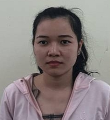 Trước đó, tối 18/9/2019, công an TP HCM phối hợp với Bộ công an kiểm tra, khám xét trụ sở Công ty Alibaba, tại 120-122 Kha Vạn Cân, phường Hiệp Bình Chánh, quận Thủ Đức) và bắt Nguyễn Thái Luyện (SN 1985, Chủ tịch HĐQT Công ty Alibaba) cùng Nguyễn Thái Lĩnh (SN 1989, Tổng Giám đốc Công ty Alibaba, em ruột Luyện) về hành vi lừa đảo chiếm đoạt tài sản. (Ảnh đối tượng Trương Thị Hồng Ngọc - Giám đốc Công ty địa ốc Tia Chớp. Nguồn: Congan)