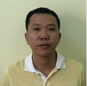 Đồng thời, công an TP HCM đã phối hợp với công an các tỉnh Bình Thuận, Đồng Nai, Bà Rịa - Vũng Tàu triệu tập gần 20 đối tượng là những giám đốc công ty con của Công ty Alibaba để làm việc. (Đối tượng Bùi Minh Đức - Giám đốc Công ty địa ốc TLL Land. Nguồn: Congan)