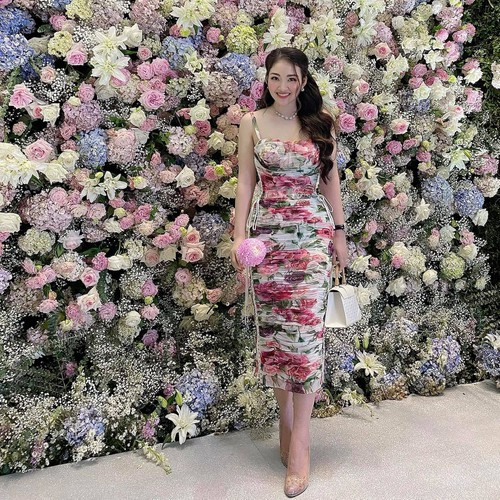 Sau khi trải qua 2 lần sinh nở, Thu Hương vẫn giữ được thân hình quyến rũ.