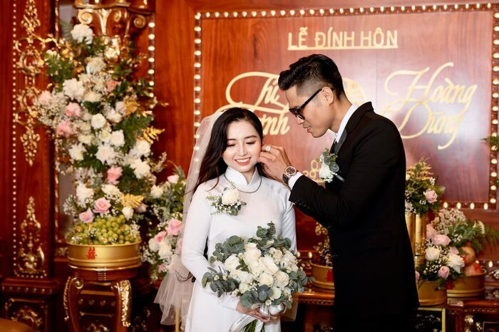 Đám cưới 10 tỷ Sóc Trăng với số lượng của hồi môn khủng đã và đang khiến cư dân mạng không khỏi trầm trồ mấy ngày qua.