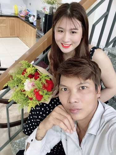 Bà xã Lộc Fuho cho biết ba mẹ chưa nhờ đỡ được vợ chồng, mà ngược lại vợ chồng cô hiện đang phải nhờ vả vào cha mẹ nhiều.