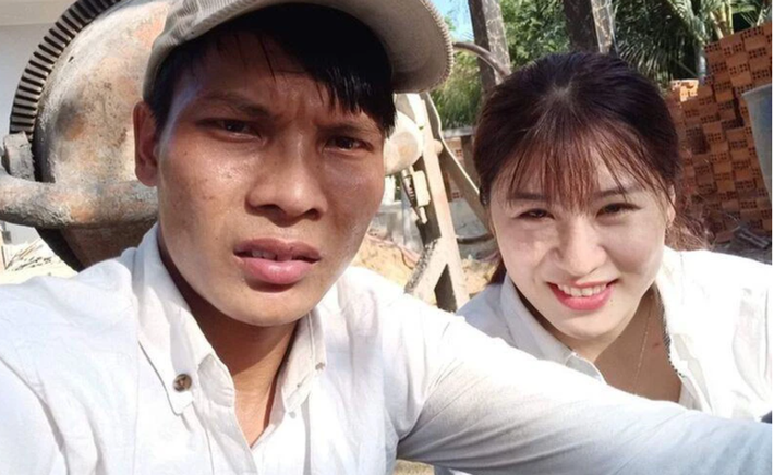 Trong khi ông xã không nói gì thì Kim Thủy, vợ Lộc Fuho, lên tiếng đáp trả về những đồn đoán của cư dân mạng khi bình luận: "Lấy được cái máy cả nhà đổi đời hẳn em ha".