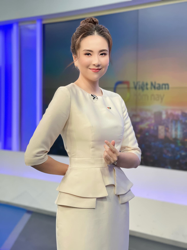 Được mệnh danh là " MC đẹp nhất VTV", Mai Ngọc nhận về nhiều sự quan tâm của cộng đồng mạng.