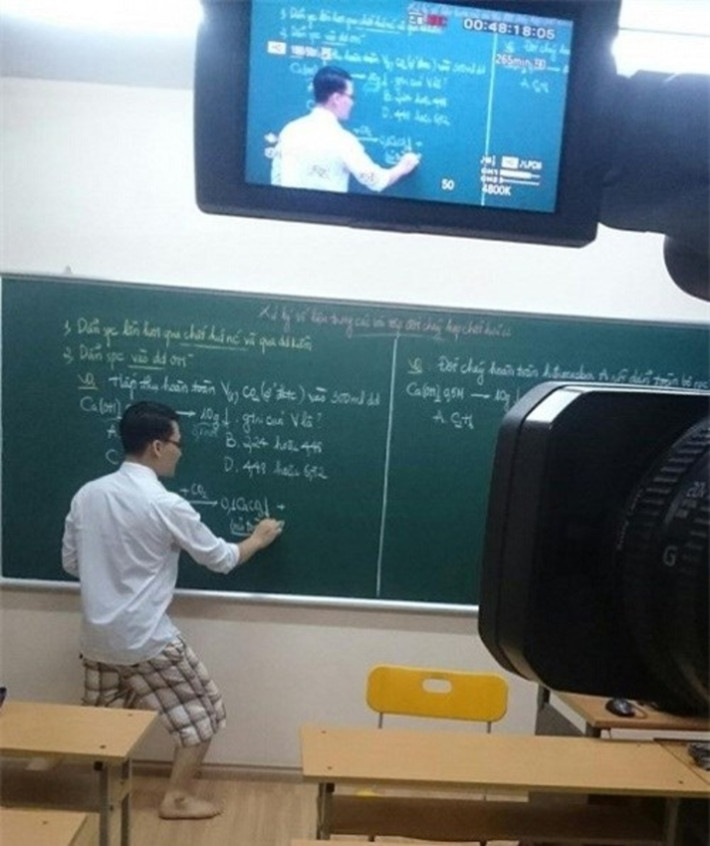 Học sinh có lẽ đã quen thuộc với hình ảnh chỉn chu của giáo viên mỗi khi lên lớp, tuy nhiên đâu ai biết rằng đằng sau đó là cả sự thật ai nhìn cũng phải "ngã ngữa".