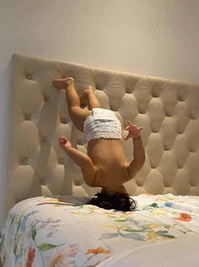 Dù câu chuyện đẻ con gái nghịch ngợm không còn mới trên mạng xã hội nhưng mỗi khi hình ảnh những "cô chiêu" quái đản lại khiến netizen bàn tán xôn xao.
