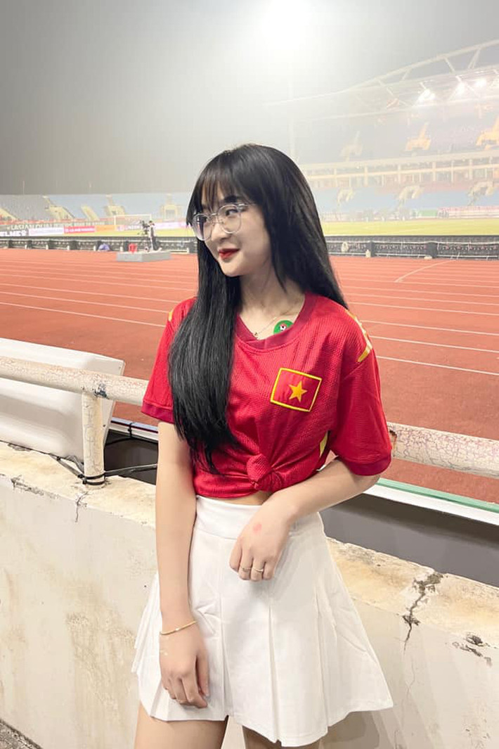 Trước hành động của Gấm Kami, nhiều người cho rằng cô nàng nên cẩn trọng hơn để đảm bảo sức khỏe bản thân và mọi người xung quanh.