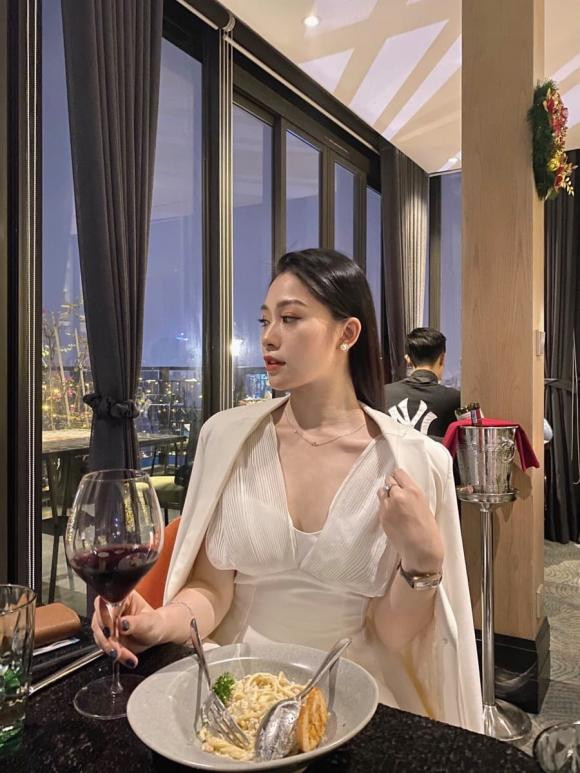 Cô nàng còn sở hữu chiều cao ấn tượng 1m73 cùng hình thể chuẩn. Ảnh: Tổng hợp