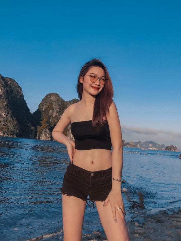 Hạnh Quyên từng giành giải Miss Photo, Top 5 Hoa khôi Báo chí của cuộc thi Press Beauty 2020.