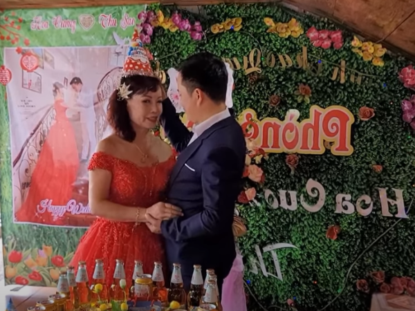 Vào tháng 9 vừa qua, vợ chồng Thu Sao tổ chức kỷ niệm 5 năm ngày cưới "rình rang".