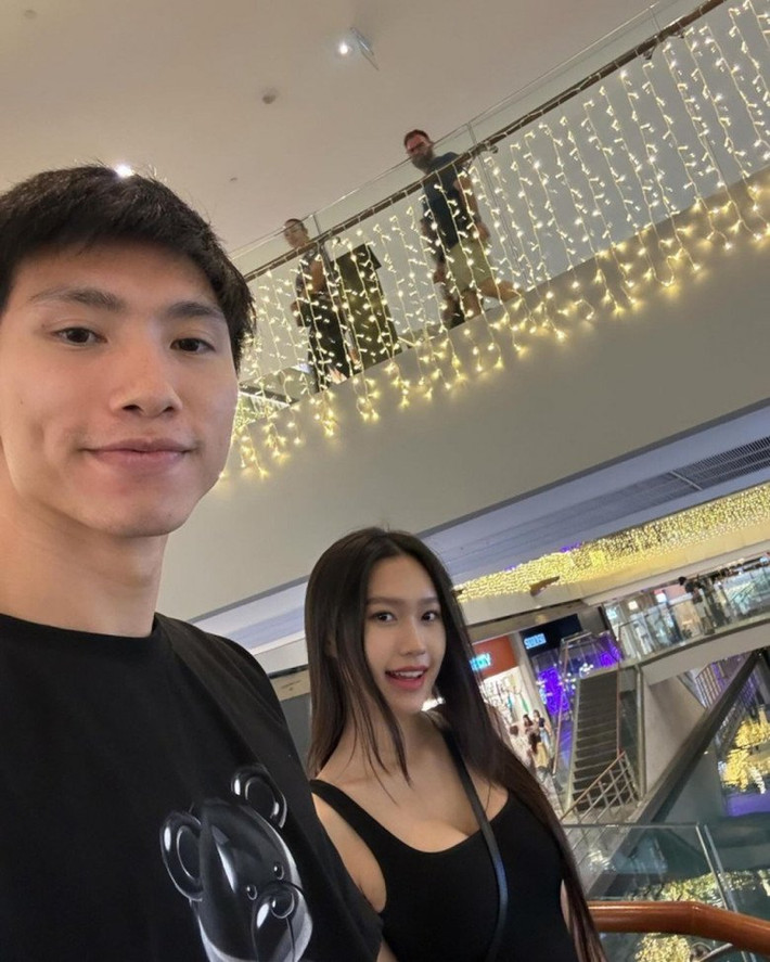 Giữa tin đồn Doãn Hải My đang mang thai con đầu lòng, nhan sắc của nàng WAGs trong những khung hình "lọt tầm ngắm" của cư dân mạng.
