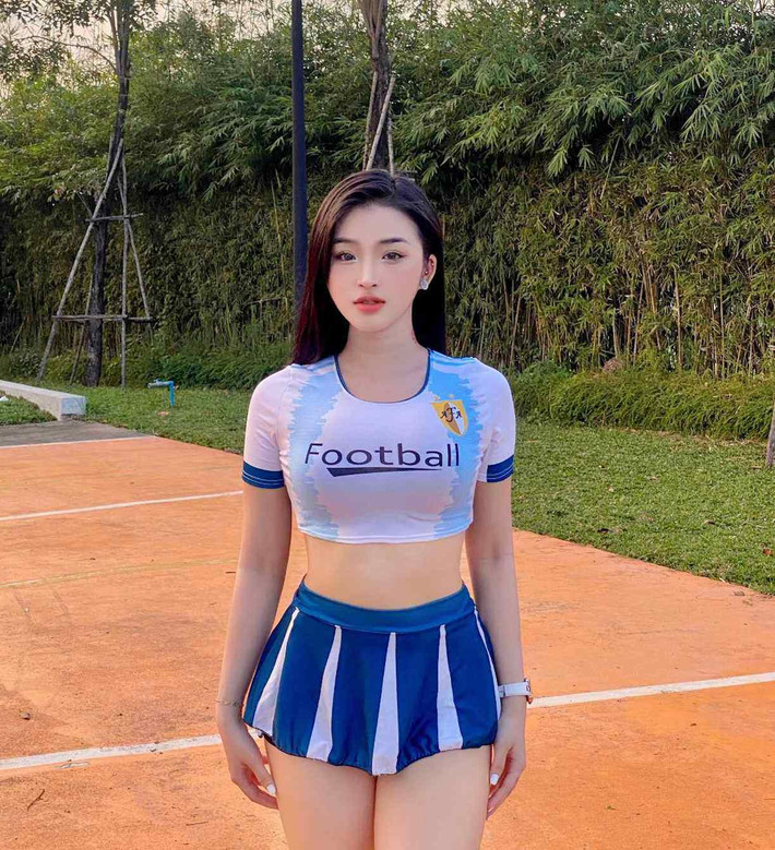 Sở hữu vóc dáng quyến rũ nên khi mặc đồ tập, Bảo Trân cũng nhiều lần khiến netizen say đắm với vóc dáng của mình.