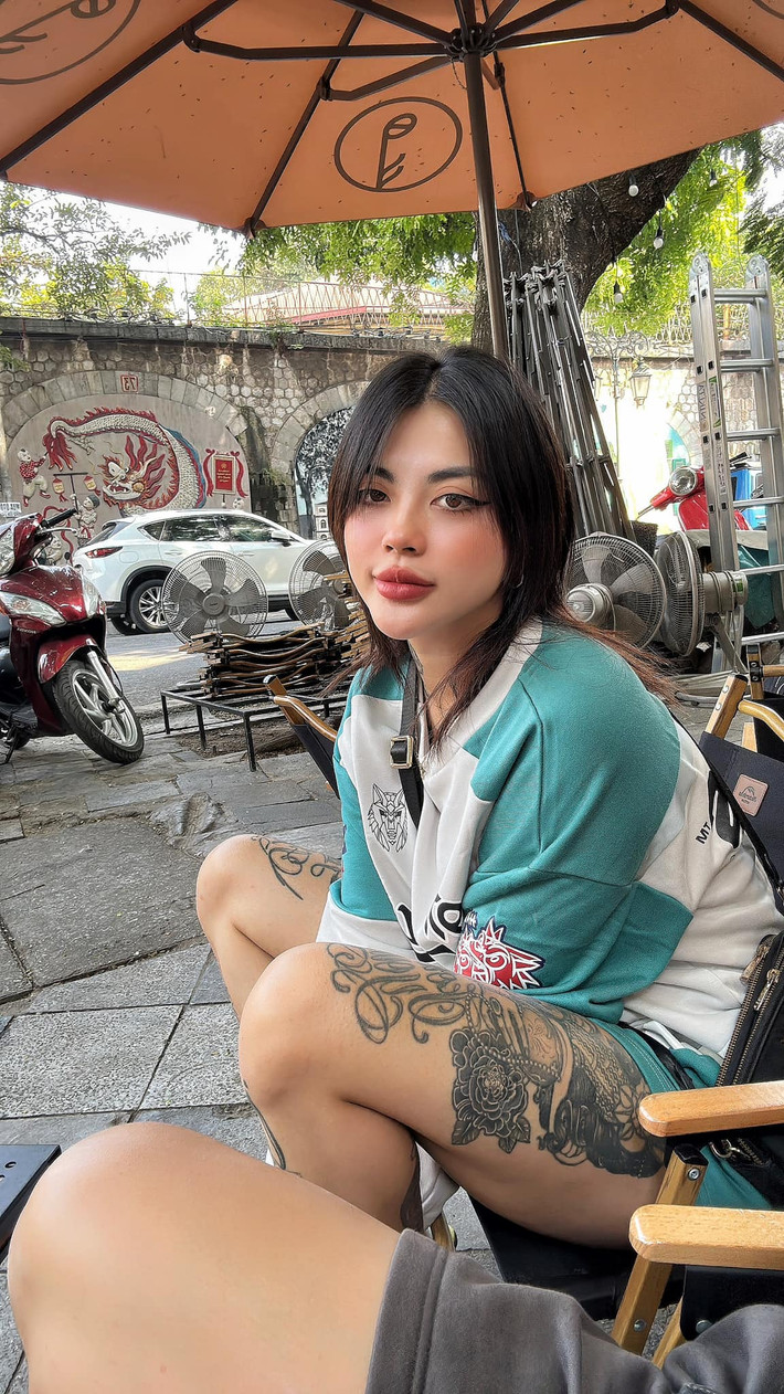 Zin Lee tên thật là Bùi Kim Thanh, sinh năm 1992, đến từ Hà Nội.