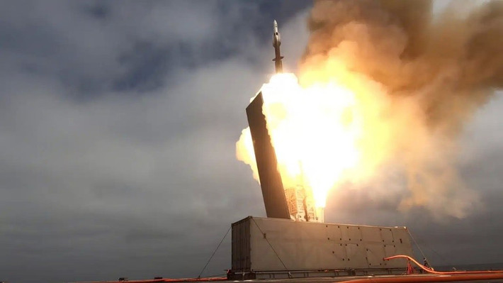 Hải quân Mỹ đã lần đầu tiên thực hiện vụ phóng tên lửa phòng không RIM-161 Standard Missile 3 (SM-3) từ bệ phóng Mk 70 có hình dáng như một container chở hàng thông thường.