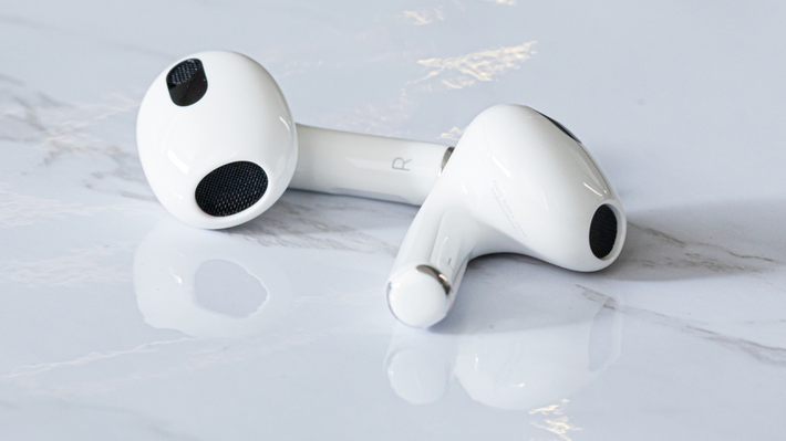 Tai nghe AirPods 2024 sẽ có cổng USB-C để cải thiện kết nối.