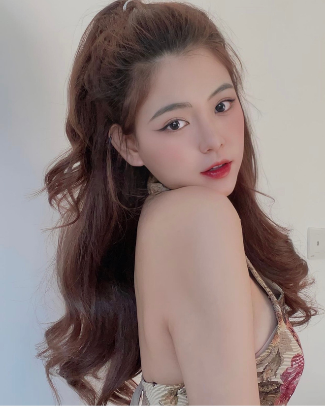 Hình ảnh đời thường của 9X thu hút người đối diện bằng vẻ đẹp nhẹ nhàng, ngọt ngào. Ảnh: FBNV