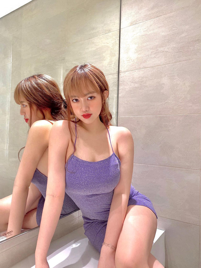 Trúc Quỳnh còn được biết đến với màn "lột xác" ngoạn mục, từ một cô gái đen đúa, thân hình thiếu cân đối trở thành hot girl xinh đẹp.