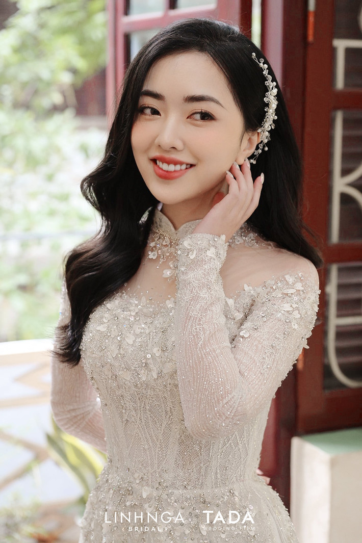 Những hình ảnh hiếm hoi trong ngày cưới của nam cầu thủ đã thu hút sự chú ý của không ít người hâm mộ. Ảnh: Linh Nga Bridal