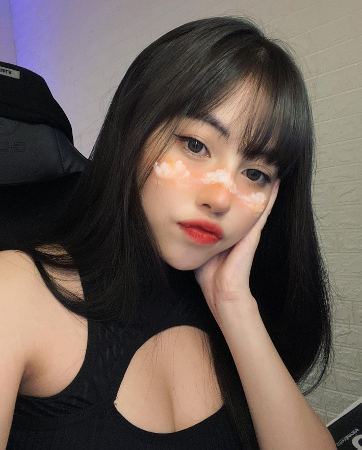 Nhờ ngoại hình xinh xắn và ưa nhìn, Lai Lai luôn được đông đảo anh em game thủ để mắt tới.