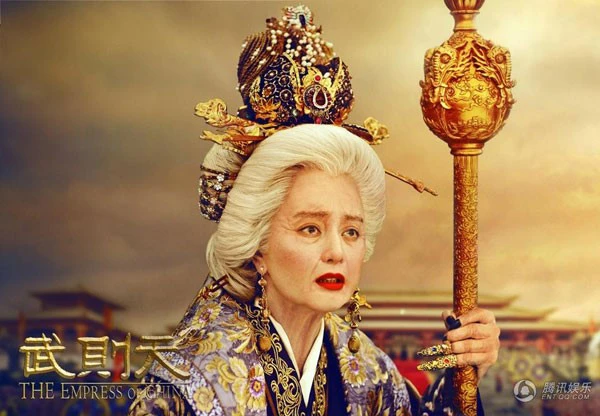 Hai nam sủng của bà, Trương Dịch Chi và Trương Xương Tông, được cho là đã mưu sát bà để lấy quyền lực cho mình. Họ giữ chặt cổng cung và truyền đạt mọi thông điệp thay mặt Võ Tắc Thiên, không cho ai tiếp xúc trực tiếp với bà.