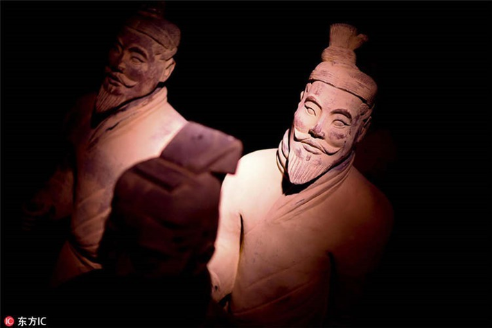 Đội quân đất nung trong lăng Tần Thủy Hoàng không chỉ phản ánh văn hóa và nghệ thuật của thời đại đó mà còn tiết lộ sự hùng hậu của quân đội Trung Quốc hơn 2.200 năm trước.