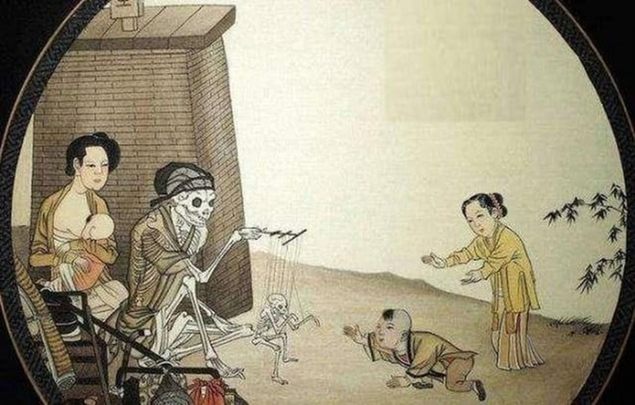 Được vẽ bởi hoạ sĩ Lý Tung thời Nam Tống, bức tranh "Khô Lâu huyễn hí đồ" được trưng bày trong Bảo tàng Tử Cấm Thành vẫn gây khó hiểu và ám ảnh cho người xem.